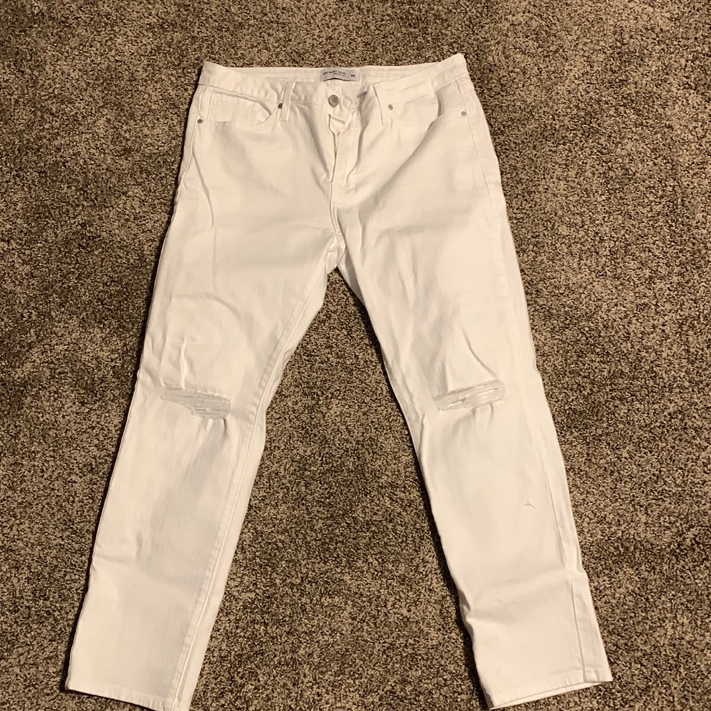 The perfect white girlfriend jean for summer!